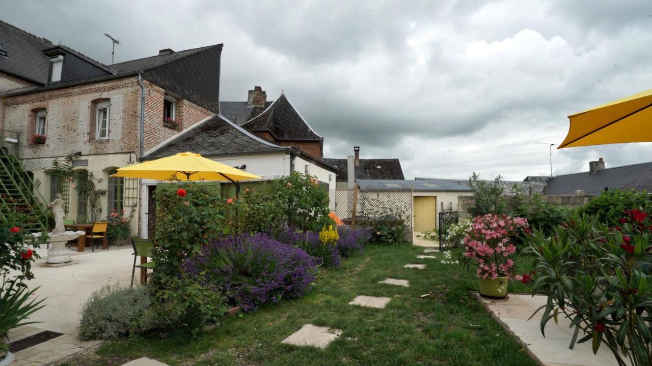 Au Chapitre Bed & Breakfast Rozoy-sur-Serre Eksteriør bilde